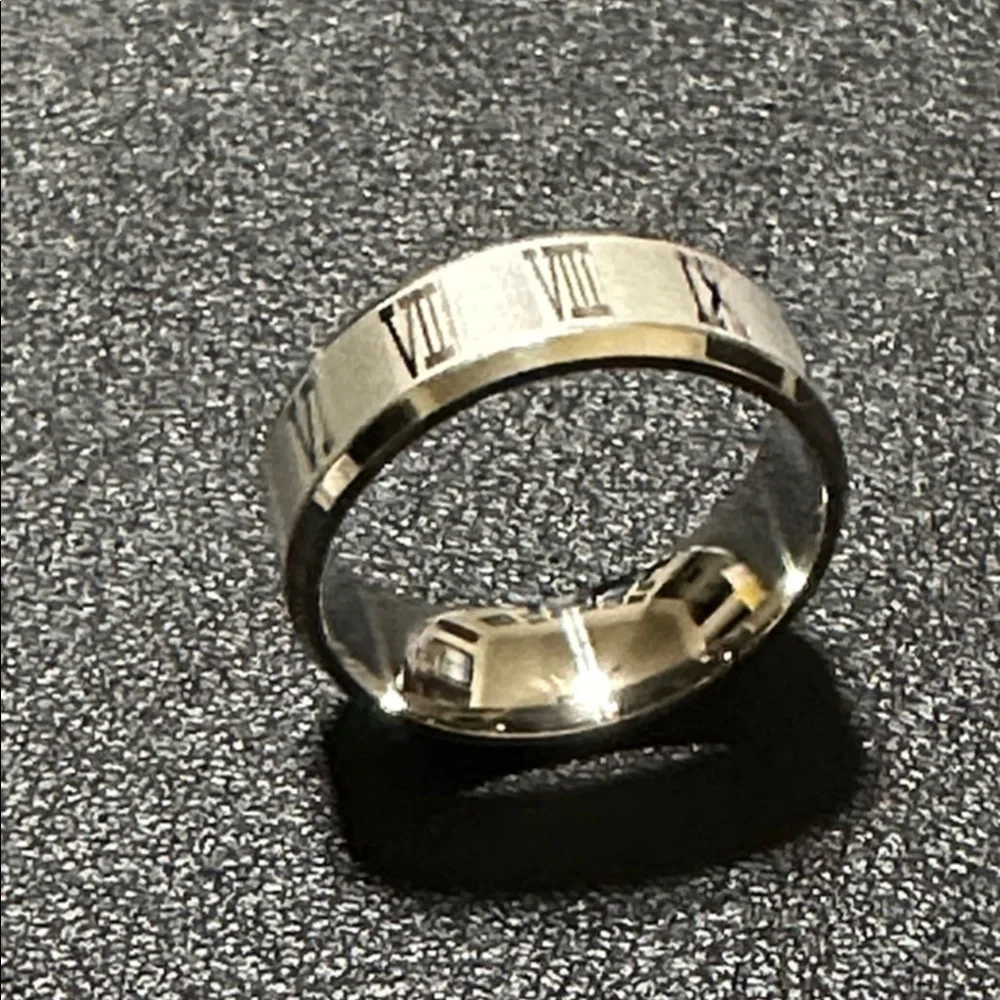 Brushed Silver-Tone Polished Beveled Edge Roman Numerals Unisex Ring